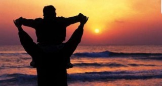 "Se mi tornassi accanto, un uomo vivo col tuo cuore è un sogno...". Ai papà che non ci sono più